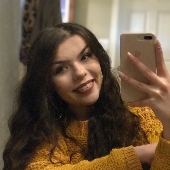 Meet your Posher, Katie - Picture 1 of 1